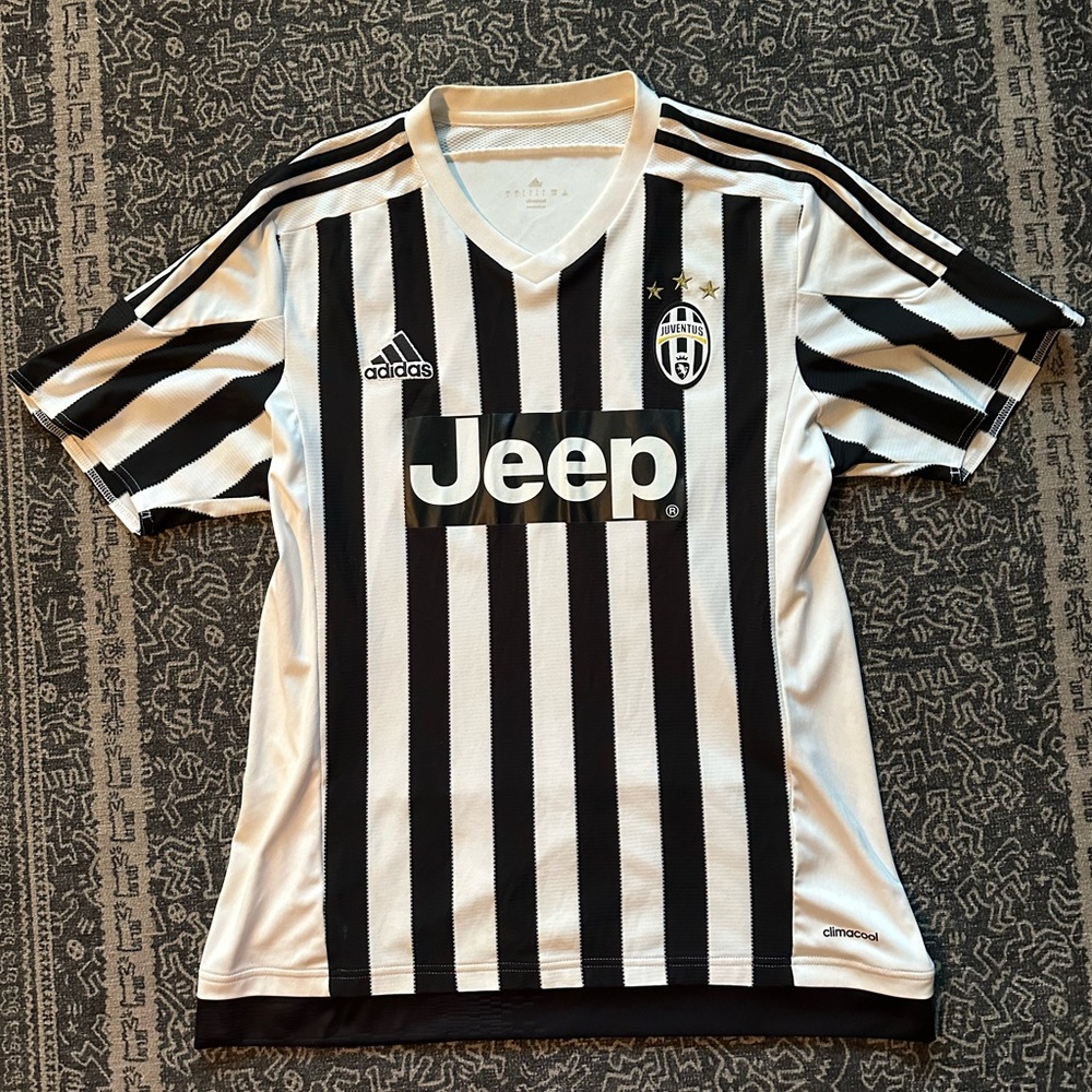 Juventus jersey black and white stripe Great used shape cool detail Large Adidas